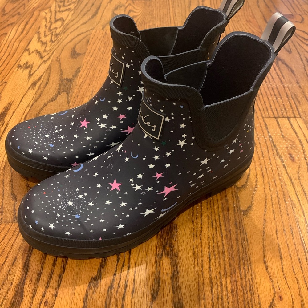 Brand new rain boots